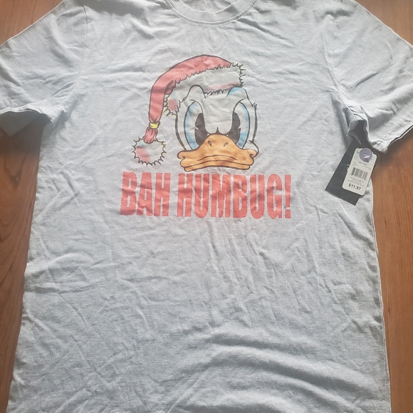Christmas Daffy Duck T-Shirt - Picture 2 of 4
